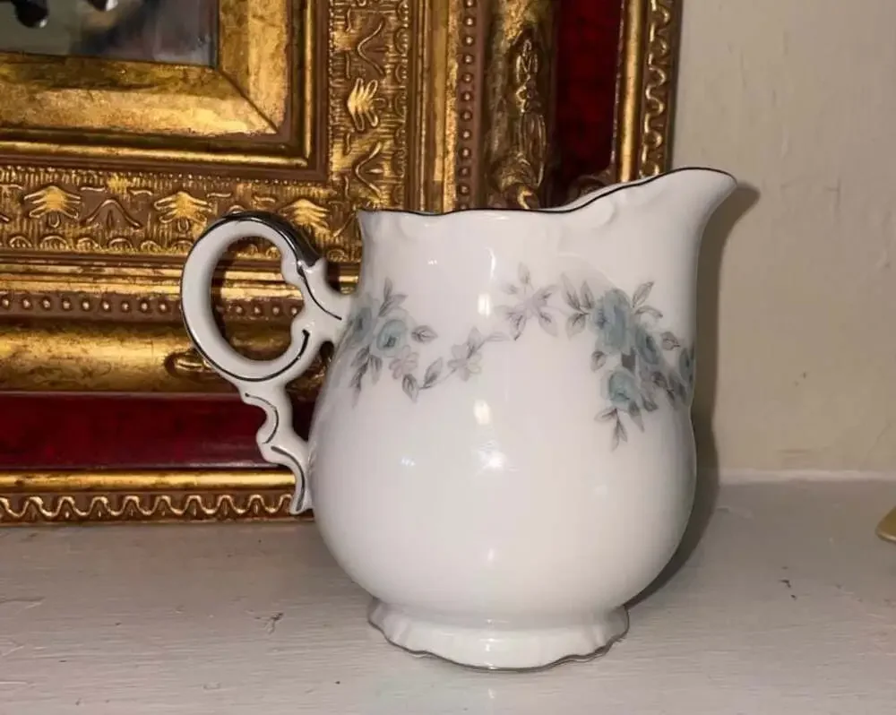 Mikasa Amazon 6289 Fine China Creamer Blue Roses Platinum Trim